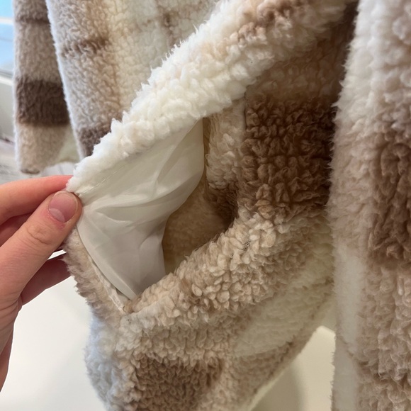 Cozy Plaid Sherpa Jacket - Picture 3 of 3